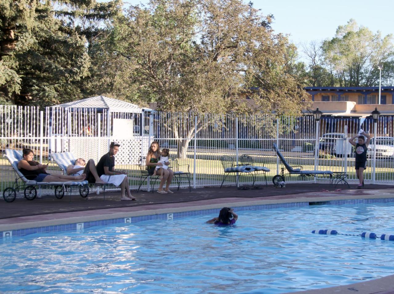 Kachina Lodge Resort And Meeting Center タオス エクステリア 写真