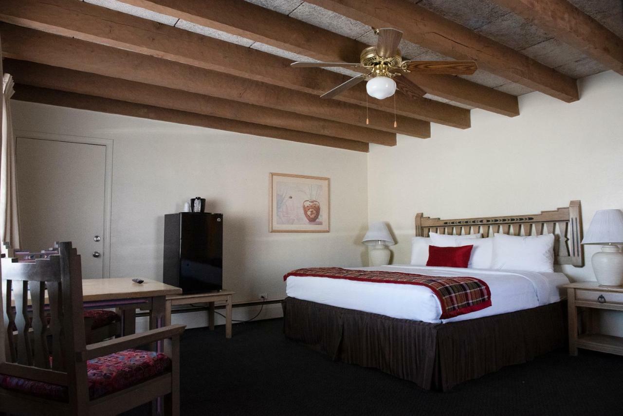Kachina Lodge Resort And Meeting Center タオス エクステリア 写真