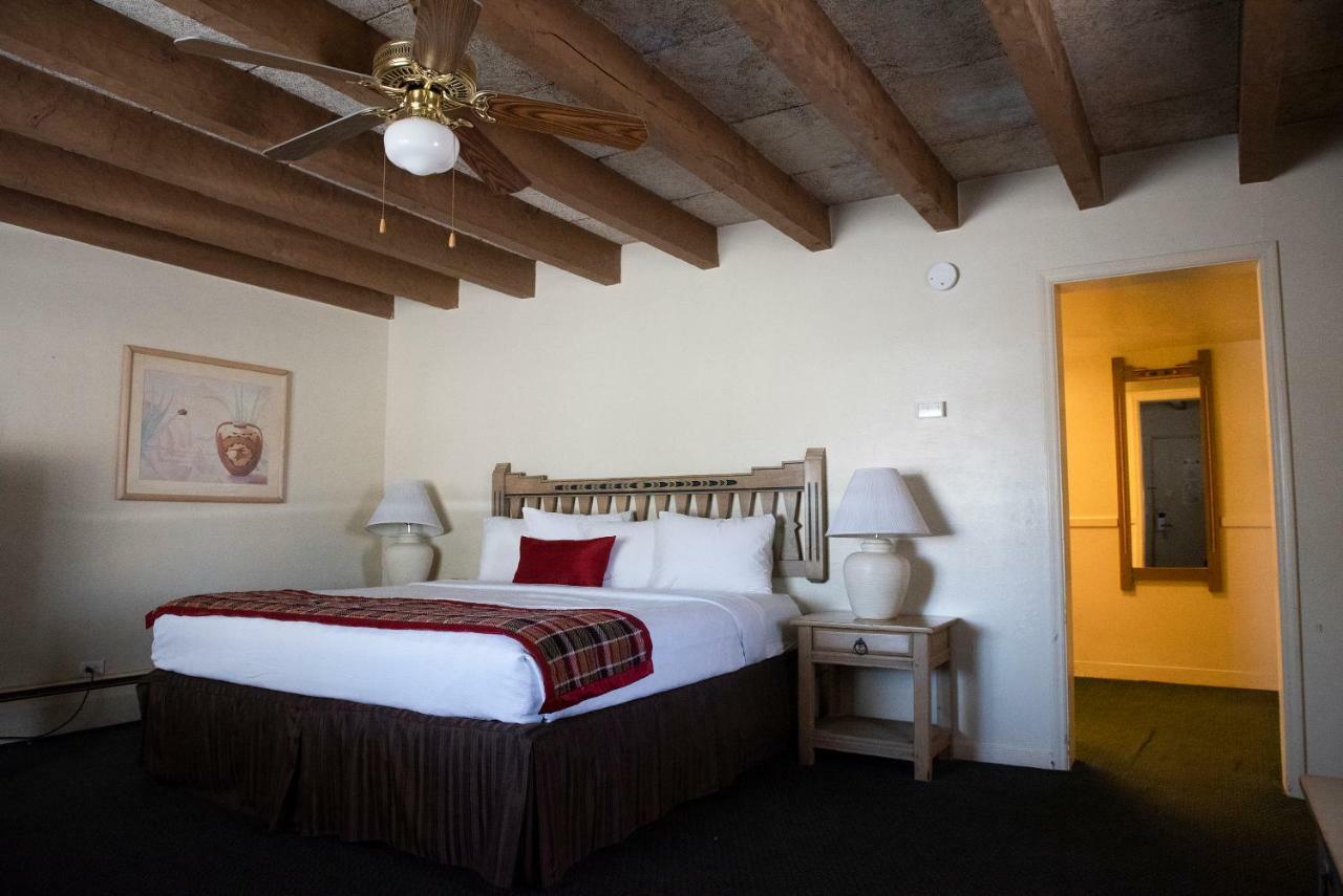 Kachina Lodge Resort And Meeting Center タオス エクステリア 写真